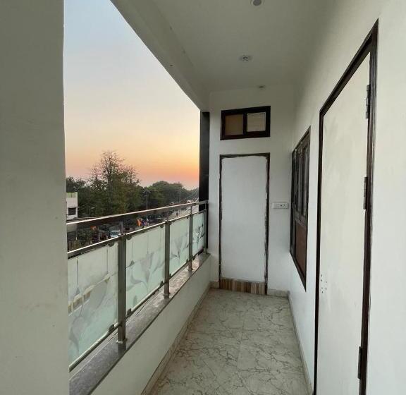 اتاق استاندارد با بالکن و چشم‌انداز دریا, Sangam View