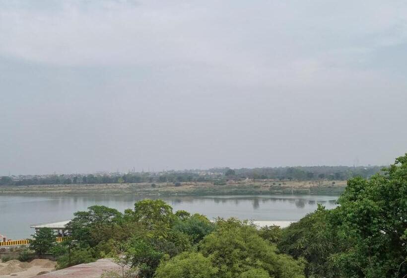 اتاق استاندارد با بالکن و چشم‌انداز دریا, Sangam View