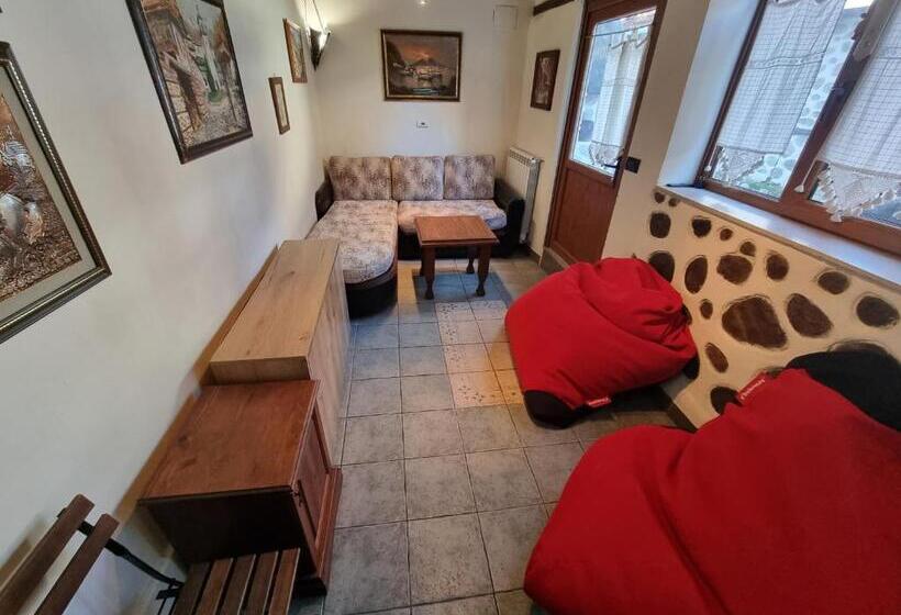 اتاق استاندارد, Chalet Garibaldi   Total Chalets   Fully Catered