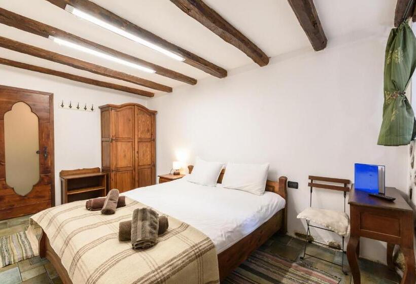 کلبه ییلاقی, Chalet Garibaldi   Total Chalets   Fully Catered