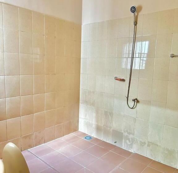 اتاق استاندارد, Your Private Room In Cotonou Guesthouse