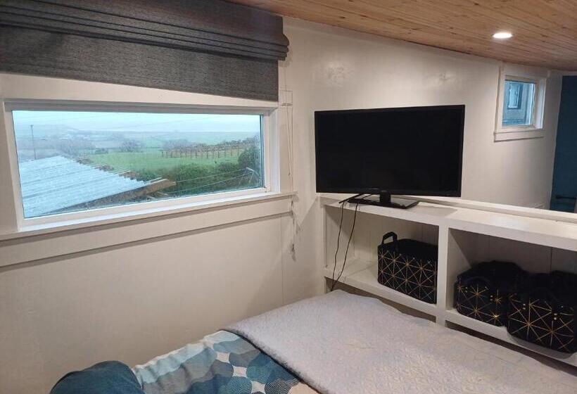 اتاق استاندارد, The Wee Tiny Home