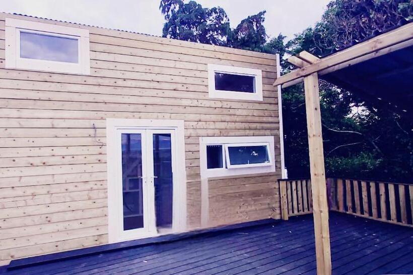 اتاق استاندارد, The Wee Tiny Home