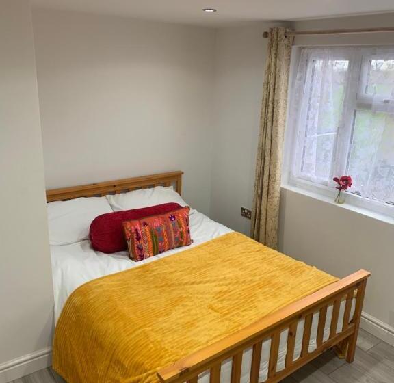 اتاق استاندارد, Goodmayes Park Home