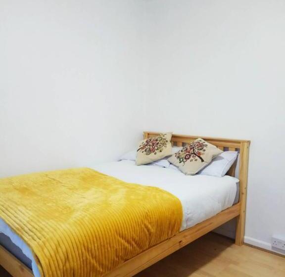اتاق استاندارد یک نفره, Goodmayes Park Home