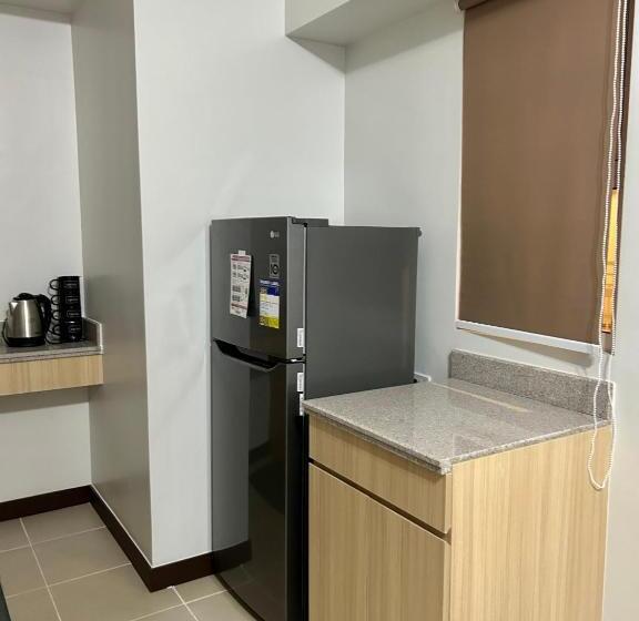 2 Bedroom Family Apartment with Views, The Atherton