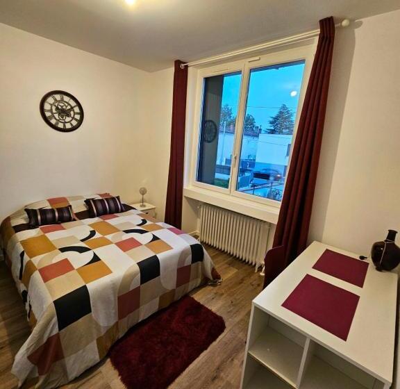 ویلای 2 خوابه, Maison Spacieuse Privatisée Ou à La Chambre   Places De Parking