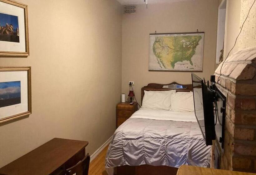 اتاق استاندارد سه نفره, Queen Bed With Private Bathroom In Lakeview   2e