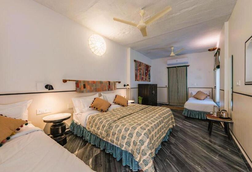 اتاق سوپریور خانوادگی, Sum Jaipur