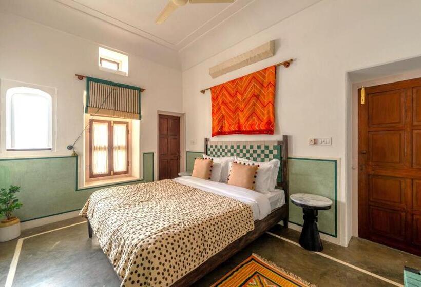 اتاق لوکس, Sum Jaipur