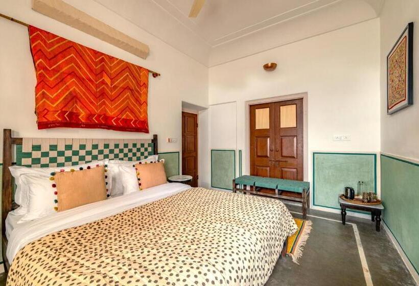 اتاق لوکس, Sum Jaipur