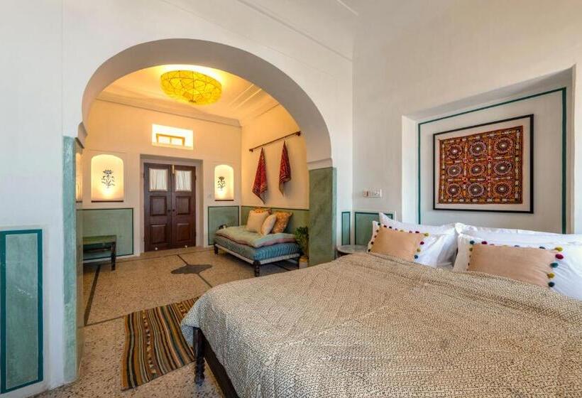 اتاق لوکس با تخت بزرگ, Sum Jaipur