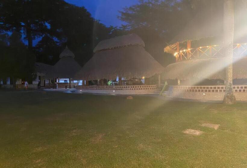 اتاق خانوادگی با سرویس بهداشتی مشترک, Hacienda Con Piscina Privada/aire Acondicionado/jacuzzi