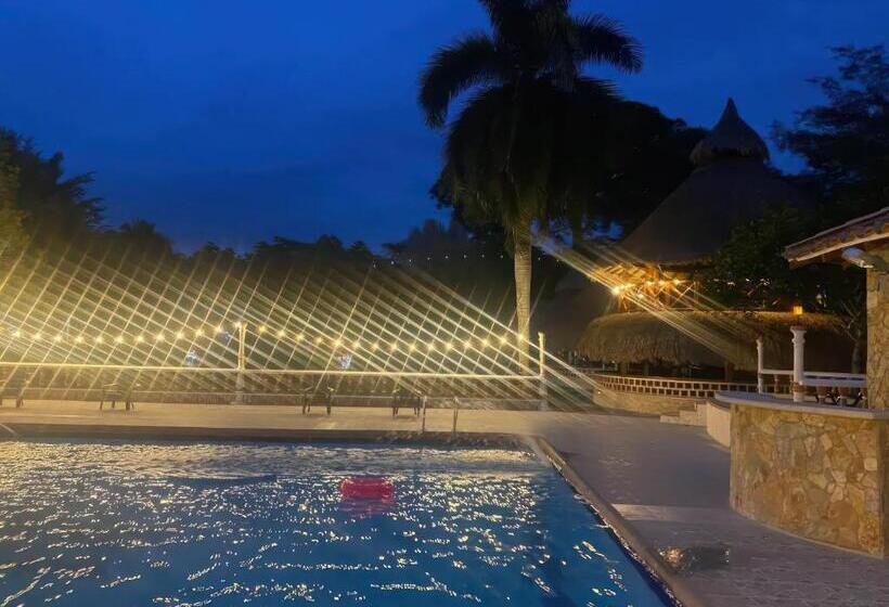 اتاق خانوادگی, Hacienda Con Piscina Privada/aire Acondicionado/jacuzzi