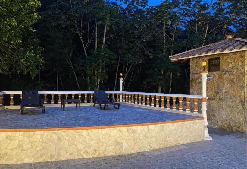 اتاق ساده سه‌ نفره, Hacienda Con Piscina Privada/aire Acondicionado/jacuzzi