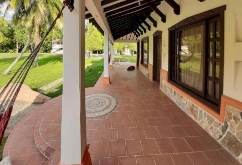 اتاق خانوادگی, Hacienda Con Piscina Privada/aire Acondicionado/jacuzzi