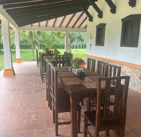 اتاق خانوادگی, Hacienda Con Piscina Privada/aire Acondicionado/jacuzzi