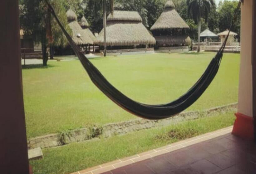 اتاق ساده سه‌ نفره, Hacienda Con Piscina Privada/aire Acondicionado/jacuzzi