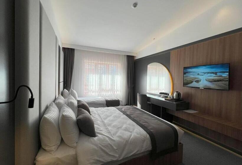 اتاق پریمیوم چهارنفره, Sera Lake Center