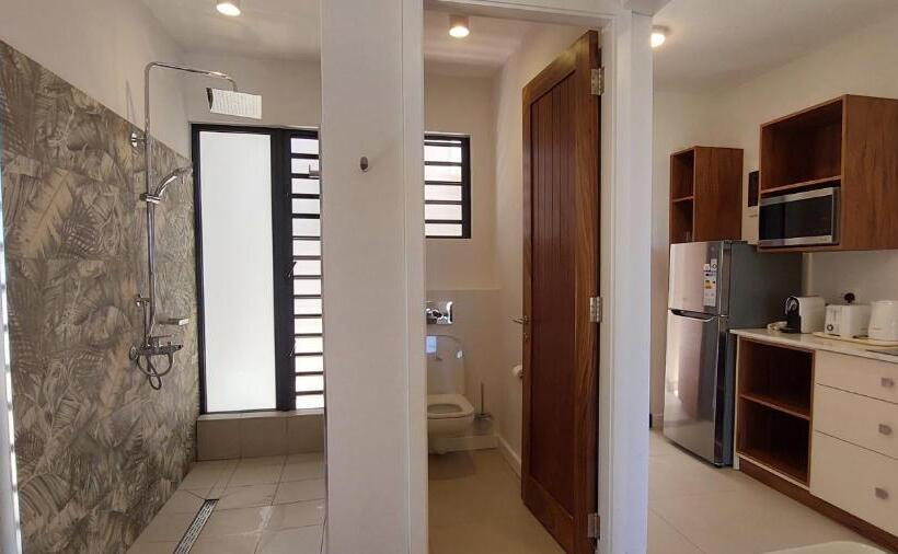 اتاق استاندارد با بالکن, Canari Waterfront Villas