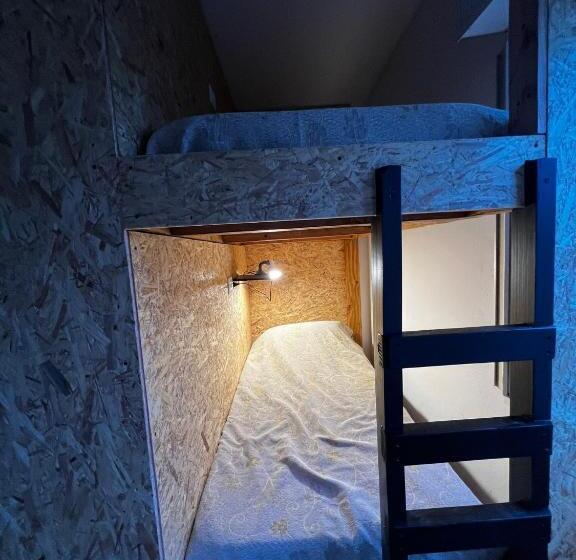 تختخواب در اتاق مشترک, Travesia Sur Hostel