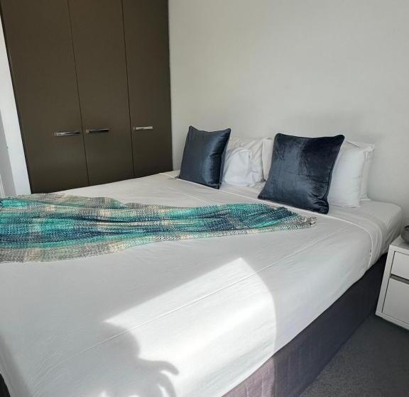 آپارتمان لوکس 1 خوابه, Adele Apartment Hotel East Melbourne