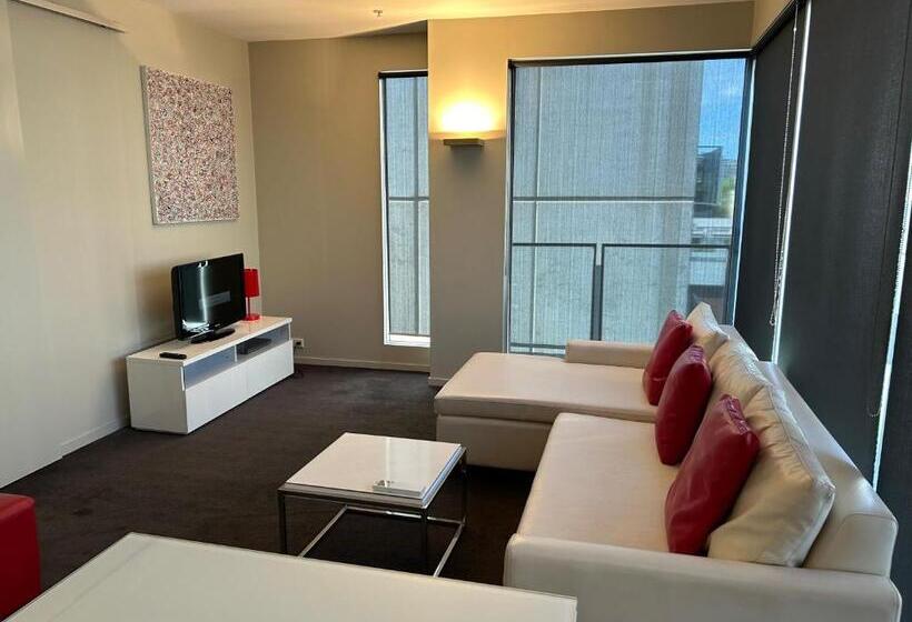 استودیوی استاندارد, Adele Apartment Hotel East Melbourne