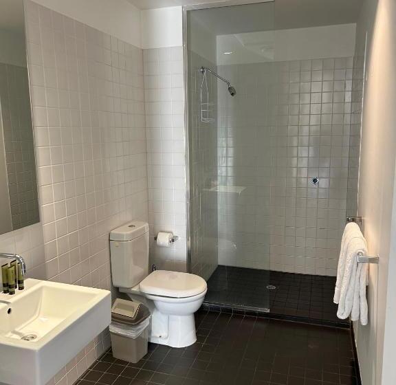 استودیوی استاندارد, Adele Apartment Hotel East Melbourne