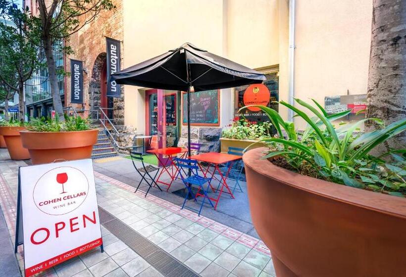 استودیوی استاندارد, Adele Apartment Hotel East Melbourne