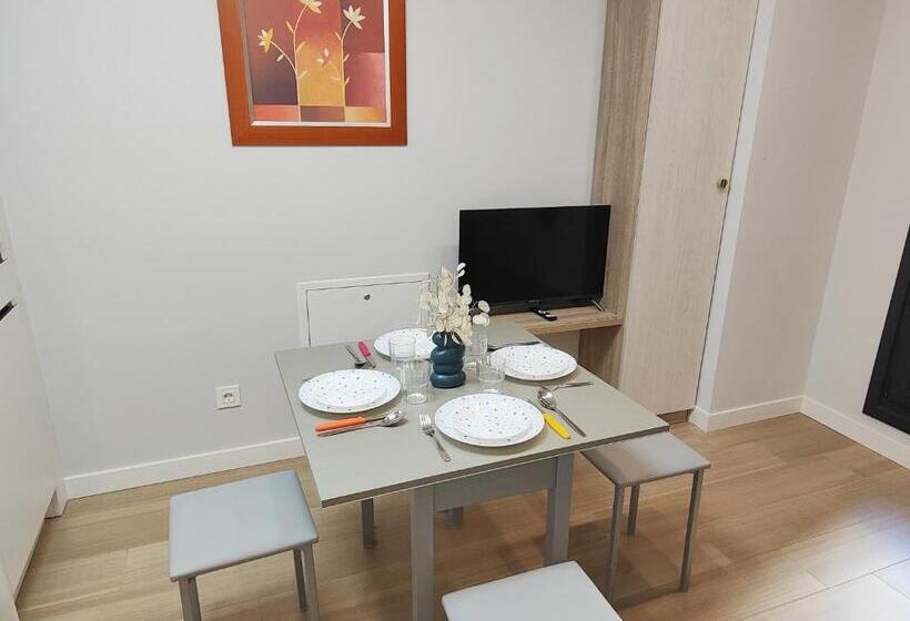 استودیوی استاندارد, Apartamentos Centro Oviedo Caveda