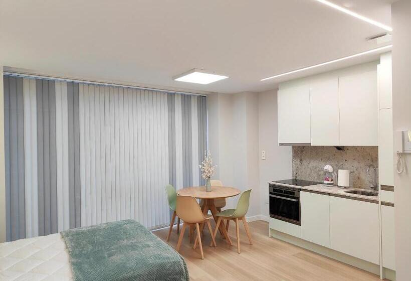 استودیوی لوکس, Apartamentos Centro Oviedo Caveda