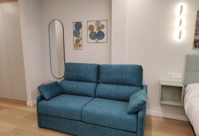 استودیوی لوکس, Apartamentos Centro Oviedo Caveda