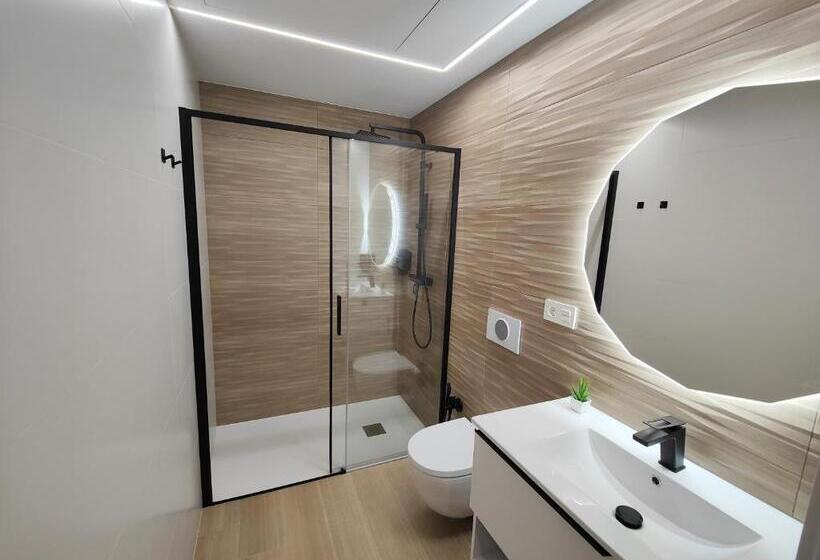 استودیوی لوکس, Apartamentos Centro Oviedo Caveda