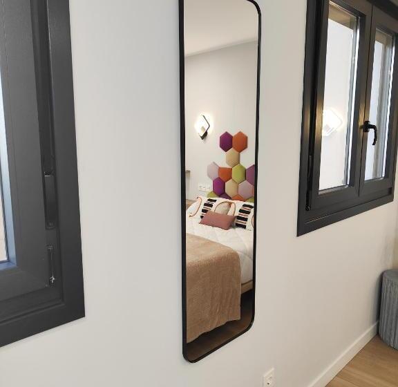 سوییت لوکس, Apartamentos Centro Oviedo Caveda