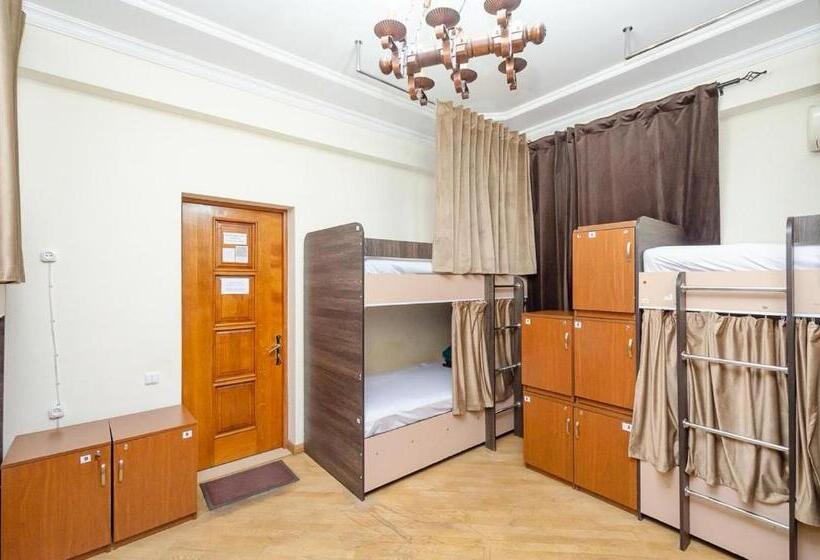 تختخواب در اتاق مشترک, Areva Hostel & Apartment