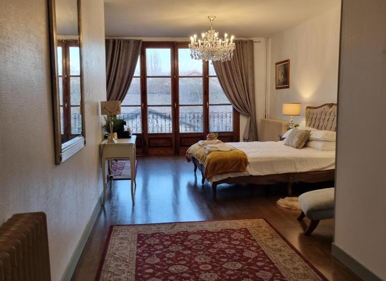 اتاق استاندارد با تخت بزرگ, Chez Jack Confolens