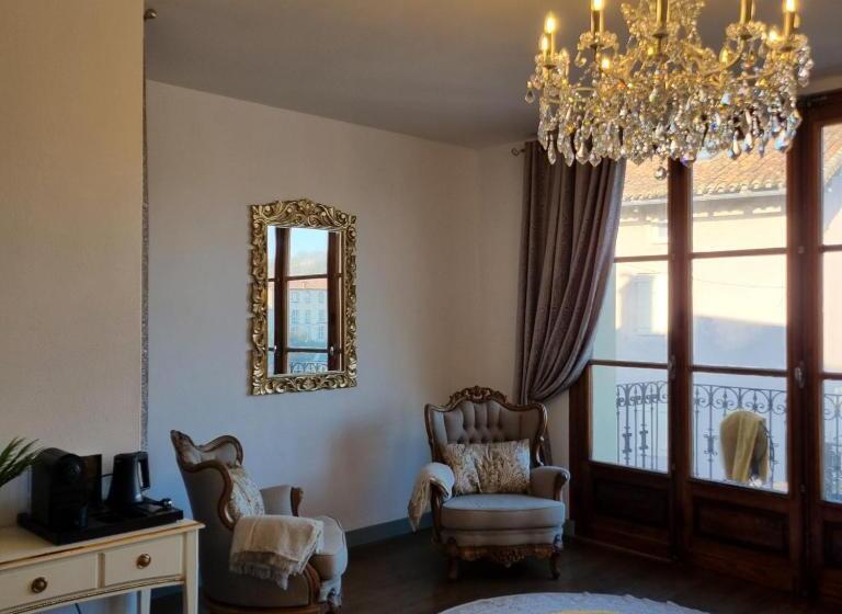 اتاق استاندارد با تخت بزرگ, Chez Jack Confolens