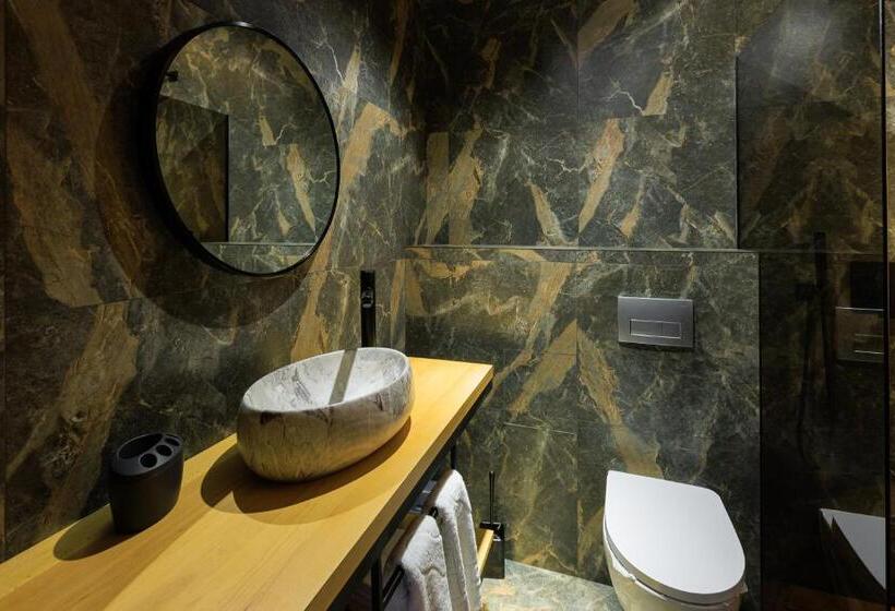 اتاق لوکس, Discovery Garden Apartments