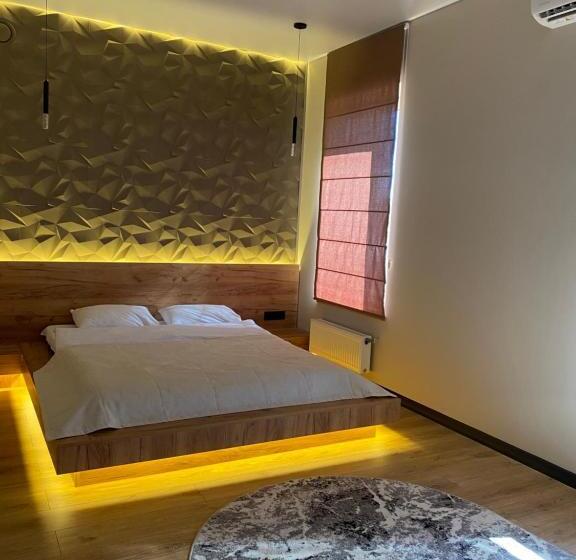 اتاق لوکس, Discovery Garden Apartments