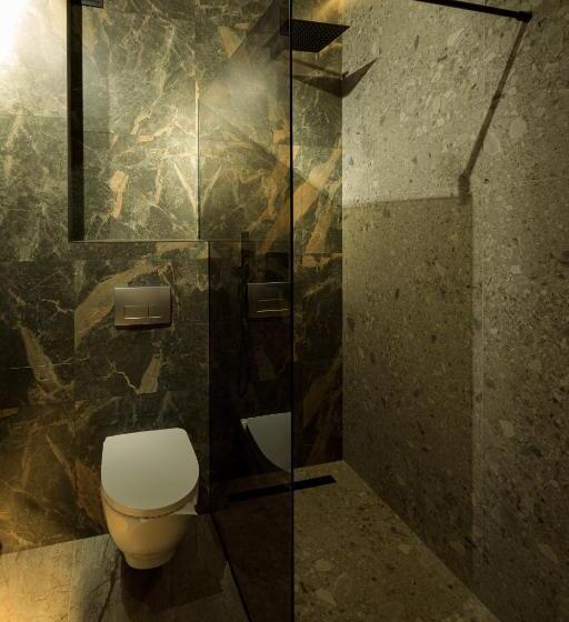 سوئیت با تخت بزرگ, Discovery Garden Apartments