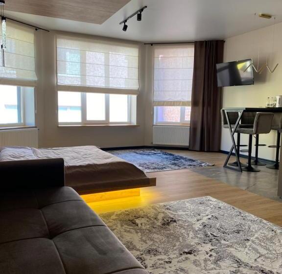 سوئیت با تخت بزرگ, Discovery Garden Apartments