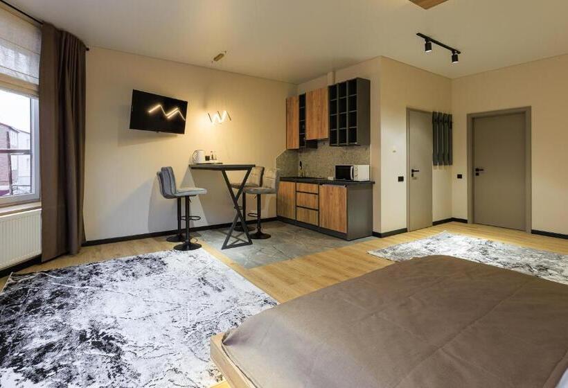 سوئیت با تخت بزرگ, Discovery Garden Apartments