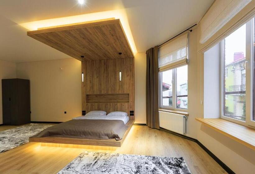 سوئیت با تخت بزرگ, Discovery Garden Apartments