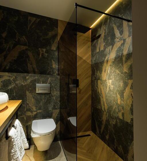 اتاق استاندارد, Discovery Garden Apartments