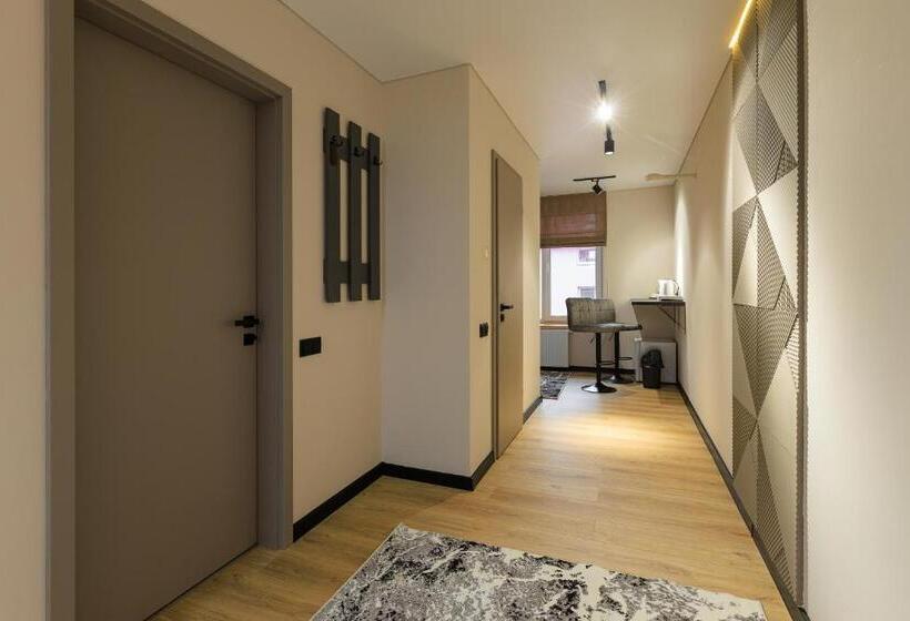 اتاق استاندارد, Discovery Garden Apartments