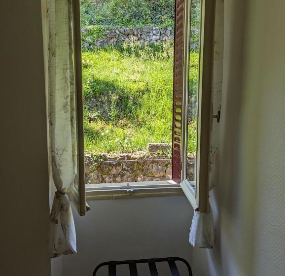 اتاق استاندارد, Auberge Des Pins