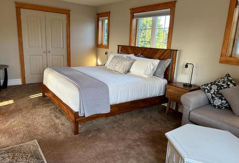 Deluxe Suite Sea View, Tides Inn Guest Suites