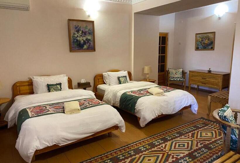 اتاق سوپریور, Salom Inn