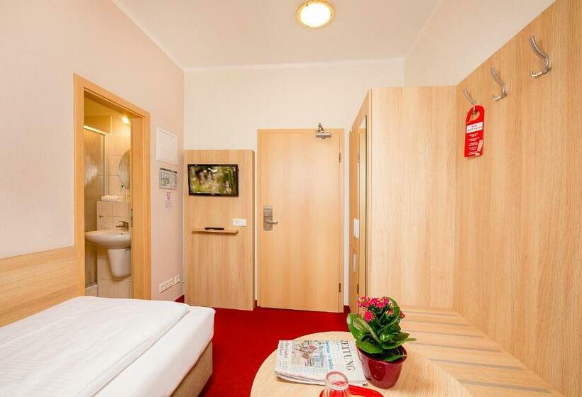 اتاق استاندارد یک نفره, Garni Eden Hotels