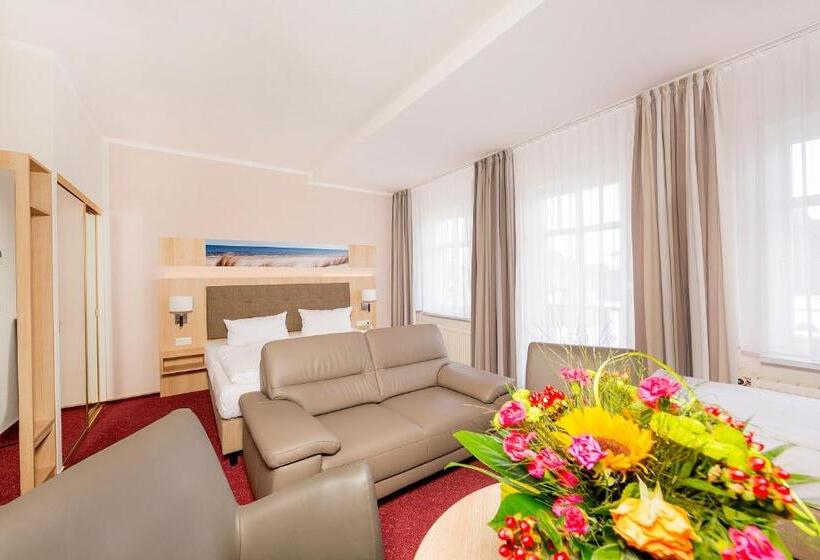 اتاق راحتی سه تخته, Garni Eden Hotels